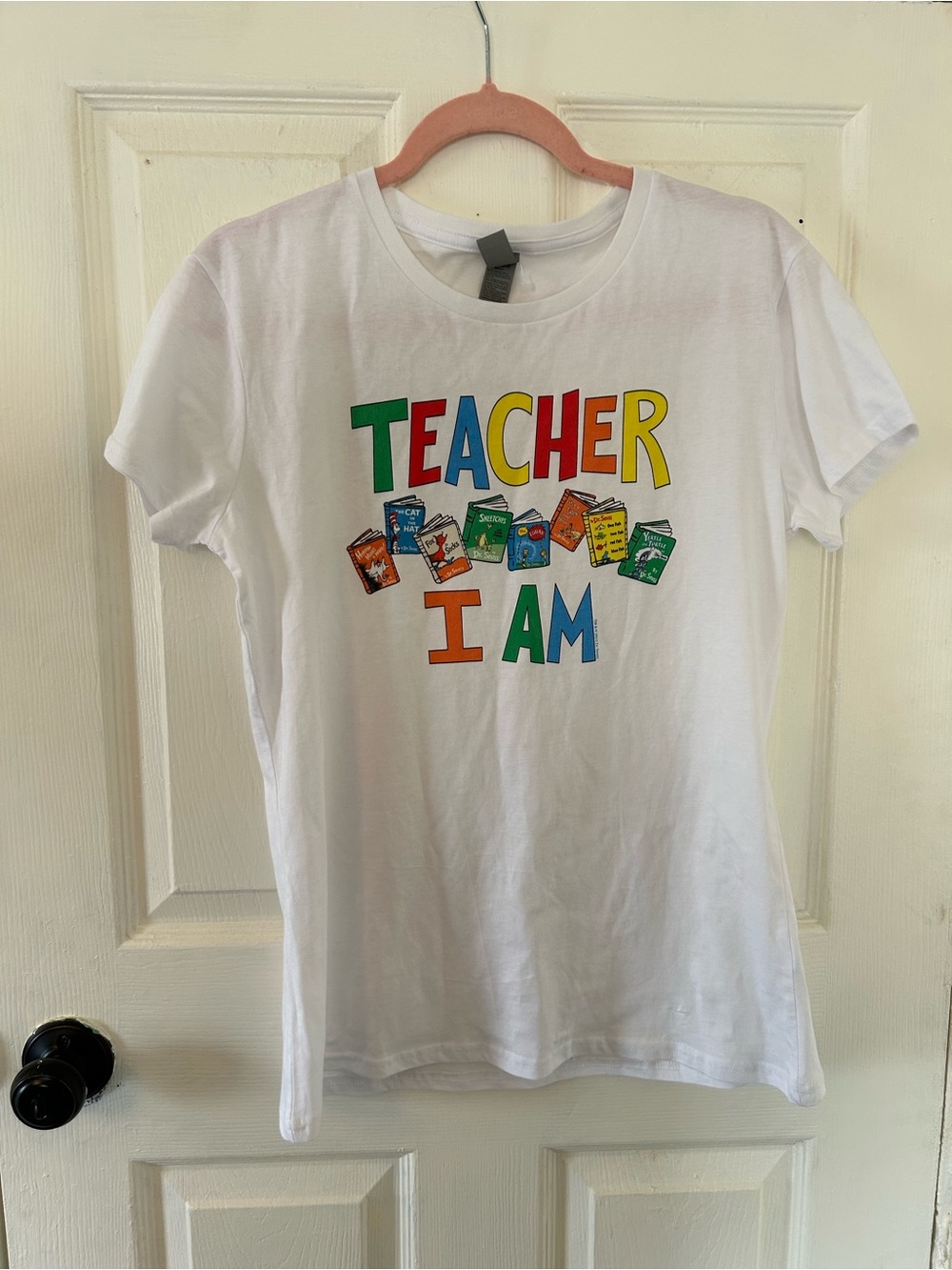 Women's Dr. Seuss Teacher I Am white cotton colorful Graphic Tee size Medium M